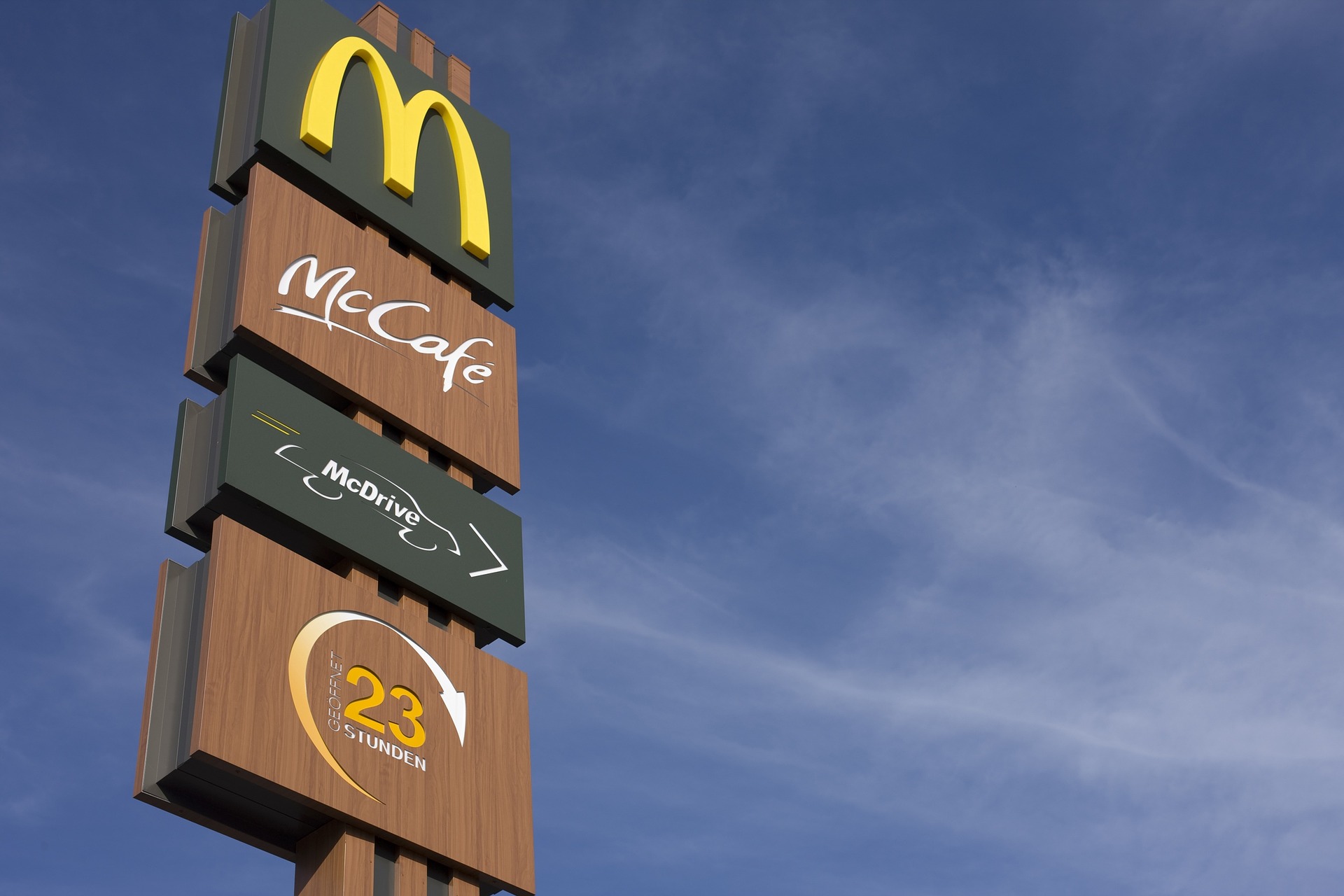 McDonald’s workers stage first UK strike