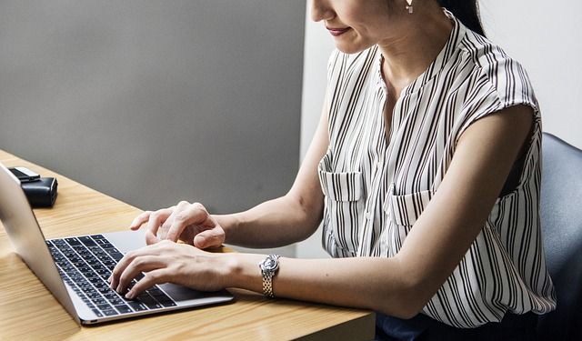 Women in Japan’s workplaces banned from wearing “cold” and “unfeminine” glasses