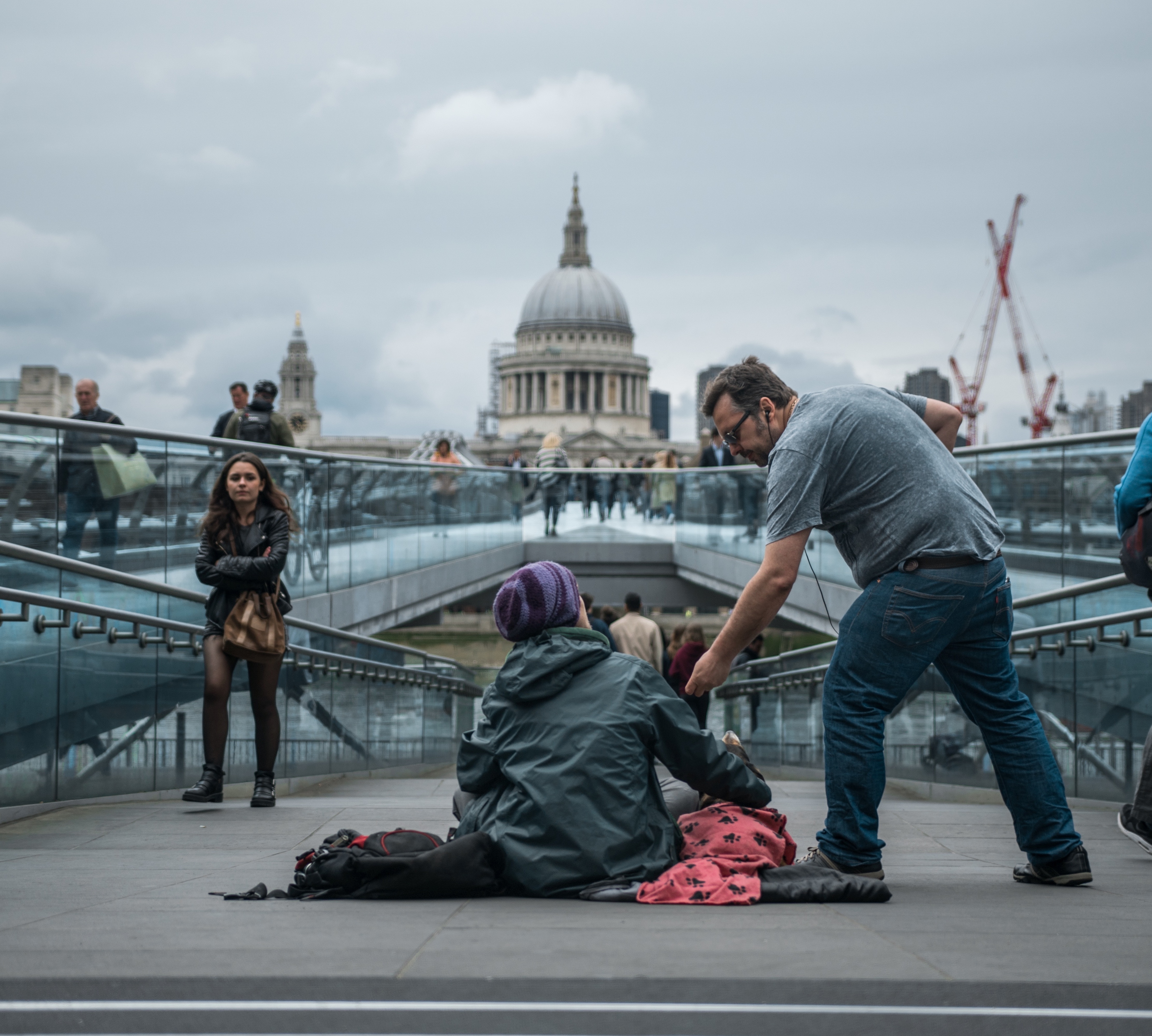 Kindness people. Неравенство людей. Бедность и неравенство. Разрыв между богатыми и бедными. Бедность и социальное неравенство.