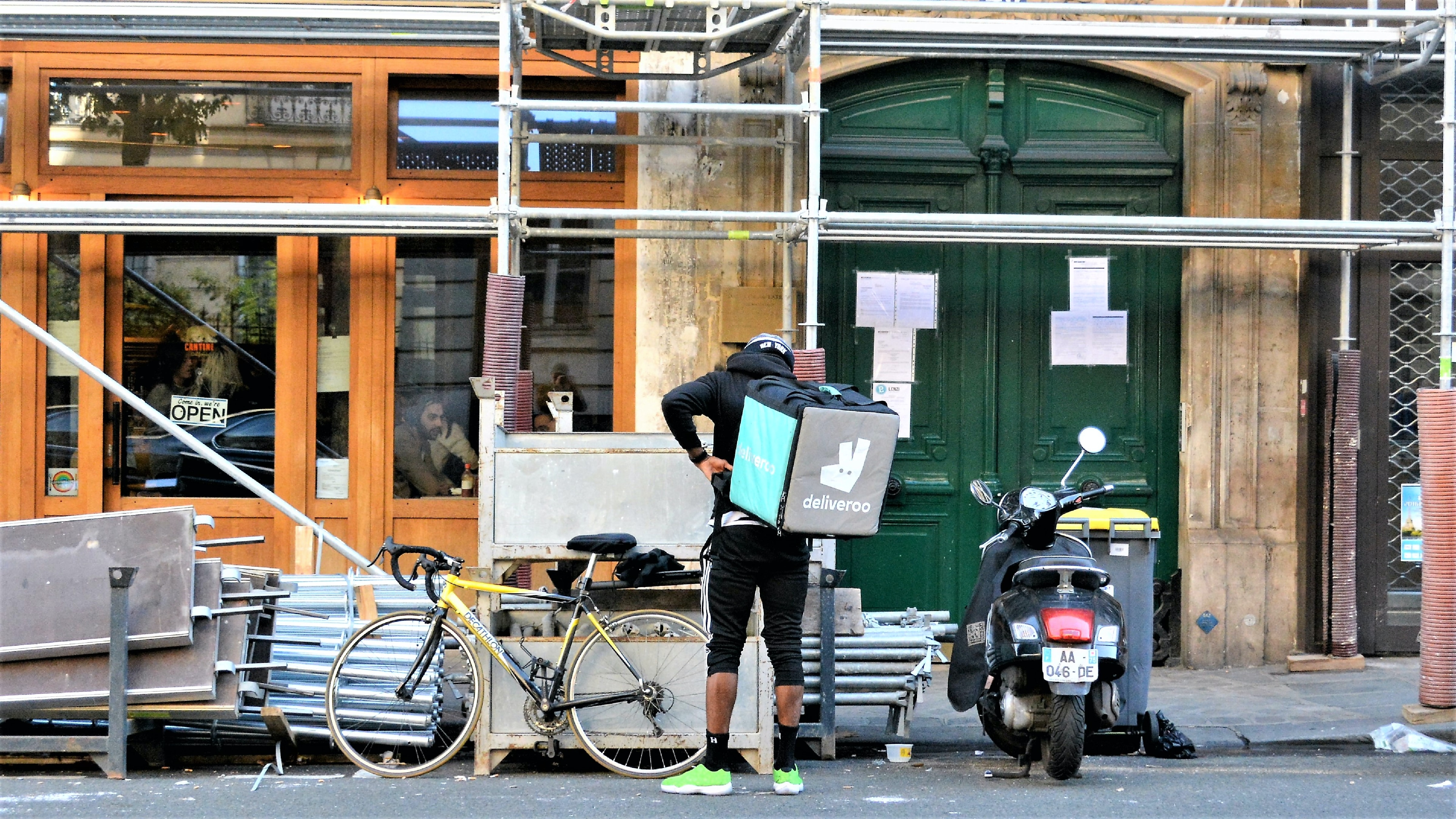 Deliveroo announces “thank you” bonuses up to £10,000 for riders 
